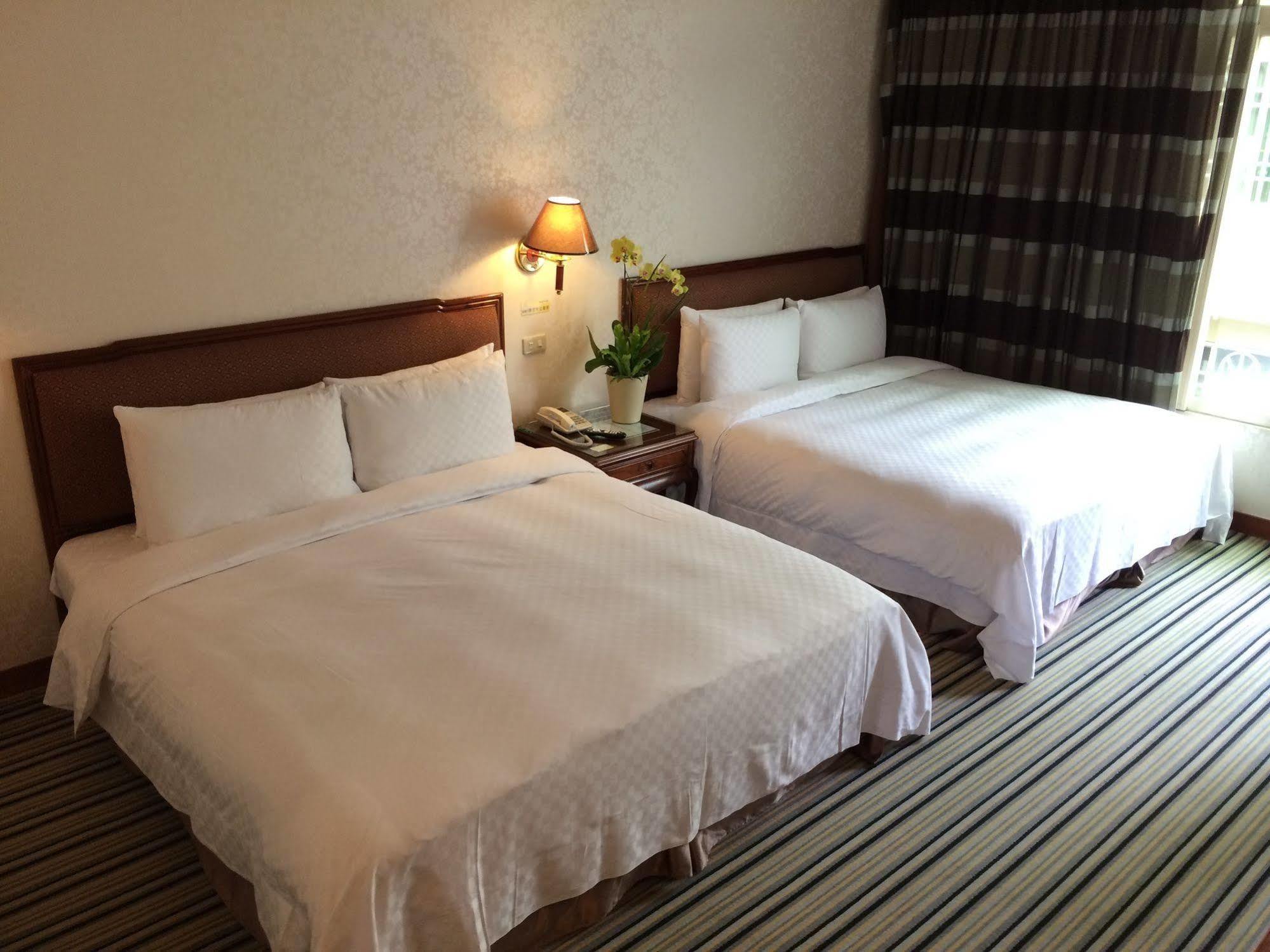 Chia Shih Pao Hotel Taibao Esterno foto